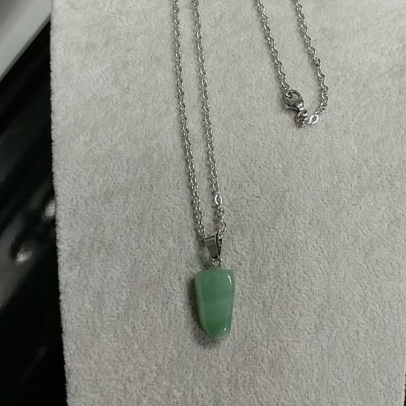 Green Aventurine Necklace Natural Gemstone Crystal Pendant Stainless-Steel Chain - Picture 9 of 15